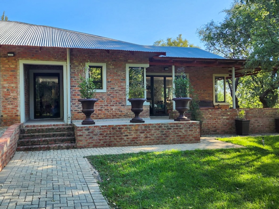 4 Bedroom Property for Sale in Potchefstroom Rural North West